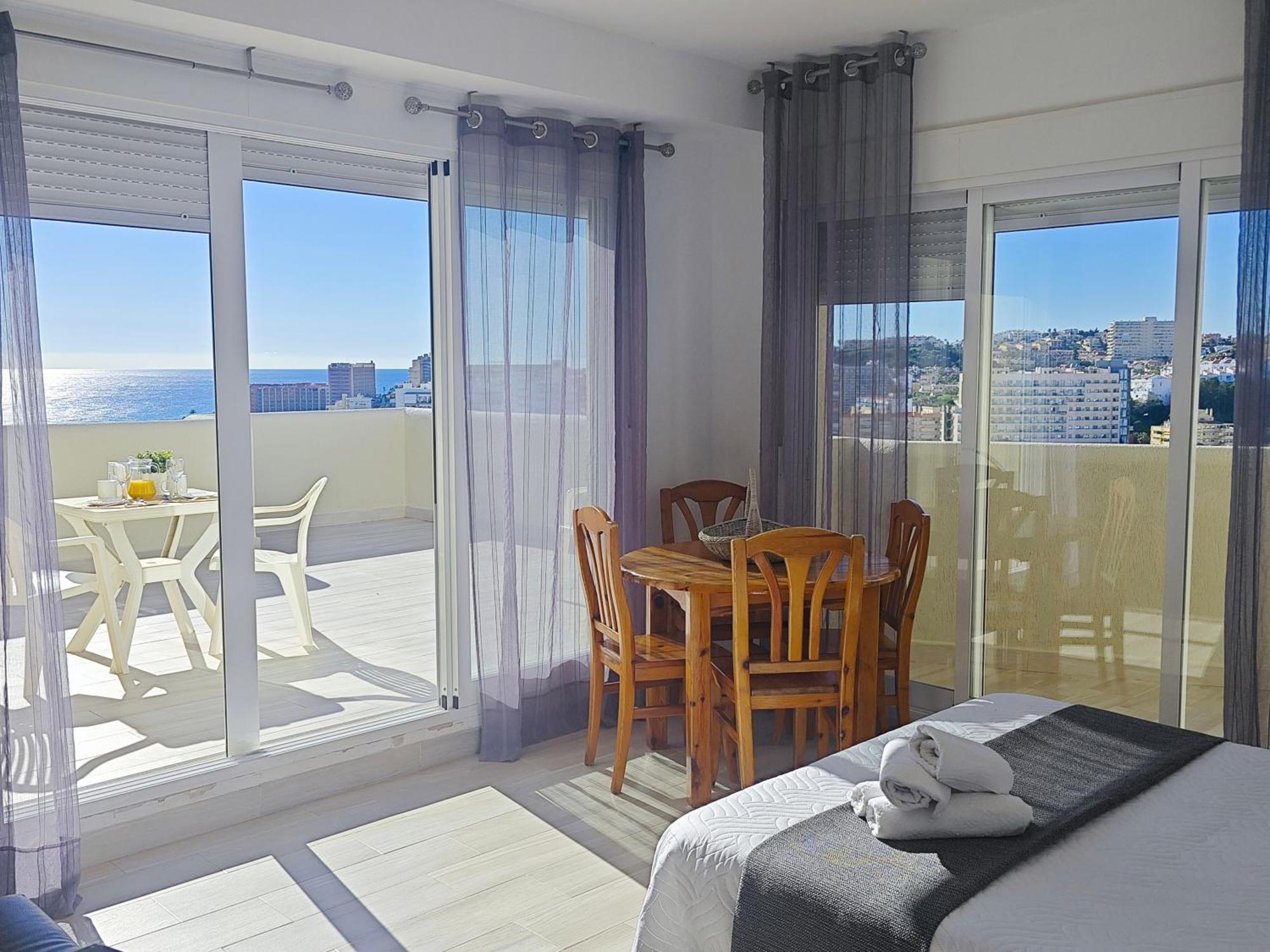 El Estudio De La Playa Benalbeach Vistas Al Mar Бенальмадена Экстерьер фото
