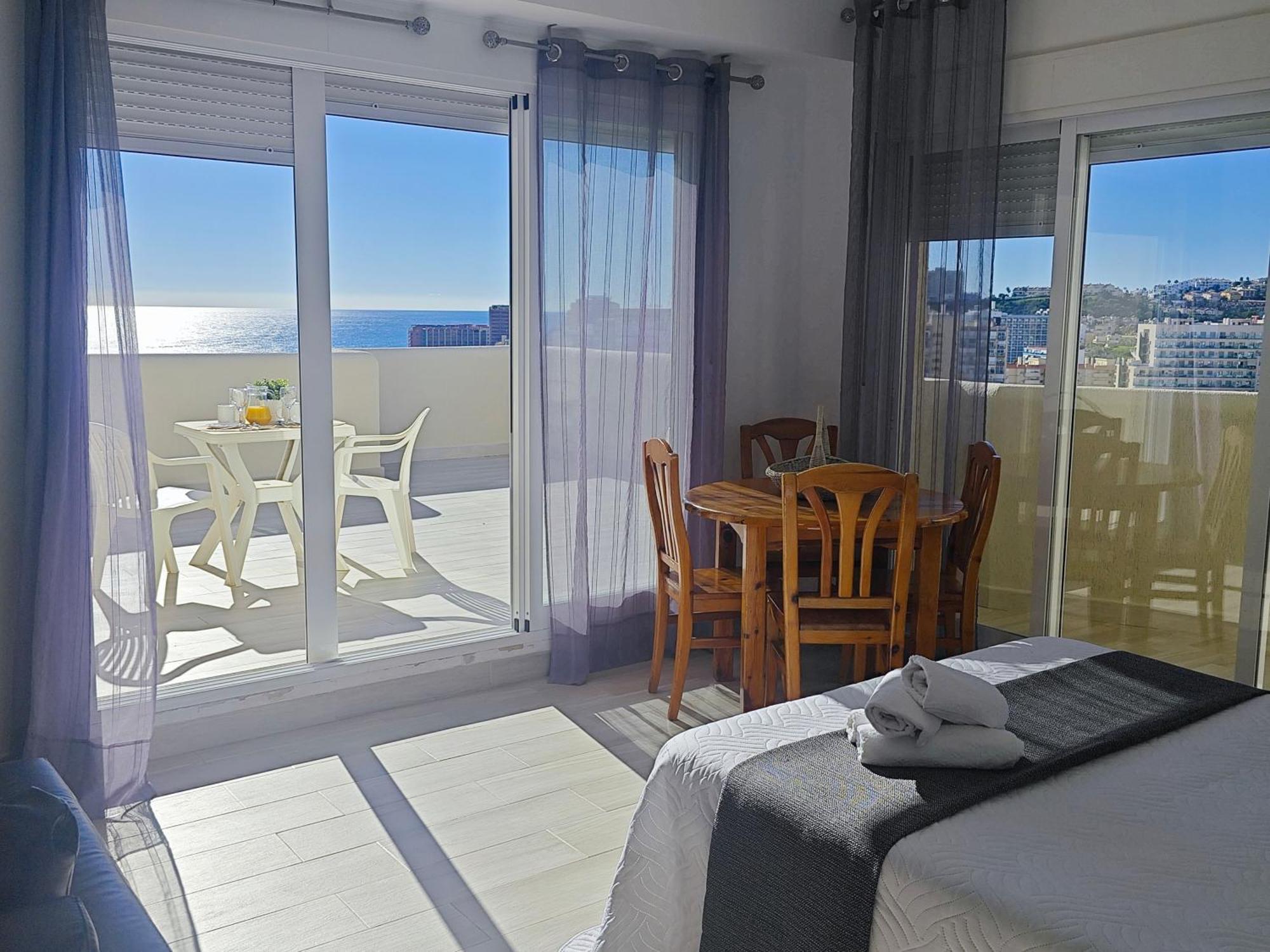 El Estudio De La Playa Benalbeach Vistas Al Mar Бенальмадена Экстерьер фото